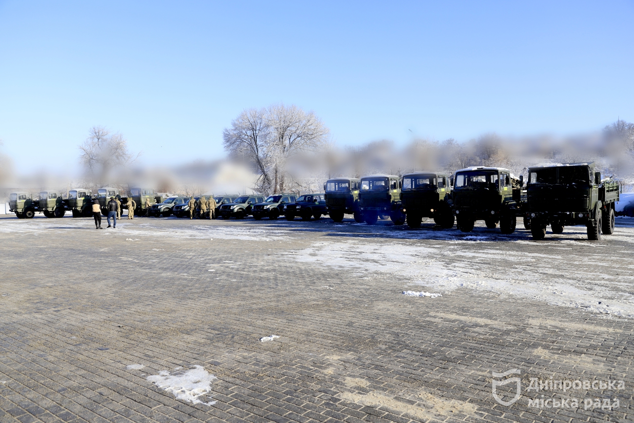 Філатов: Дніпро передав ЗСУ ще 16 вантажівок та пікапів